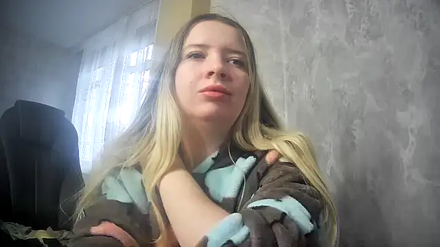Snapshot of ViolaCandy chatting on 11/03/25, 05:42 ViolaCandy online show from 11/03/25, 05:42