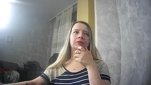 Snapshot of ViolaCandy chatting on 11/20/25, 02:39 ViolaCandy online show from 11/20/25, 02:39