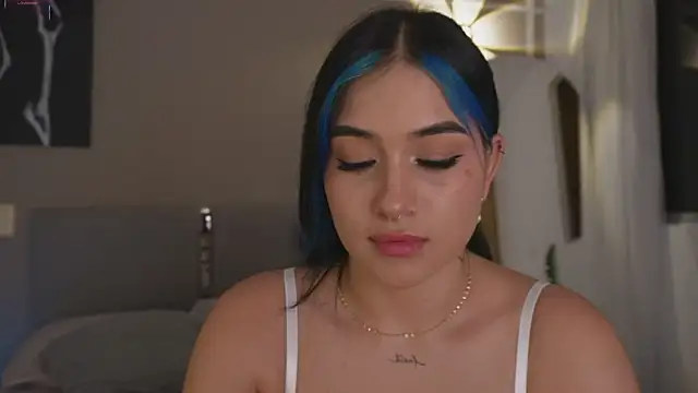 AnnyHizzle online show from 12/19/25, 03:13