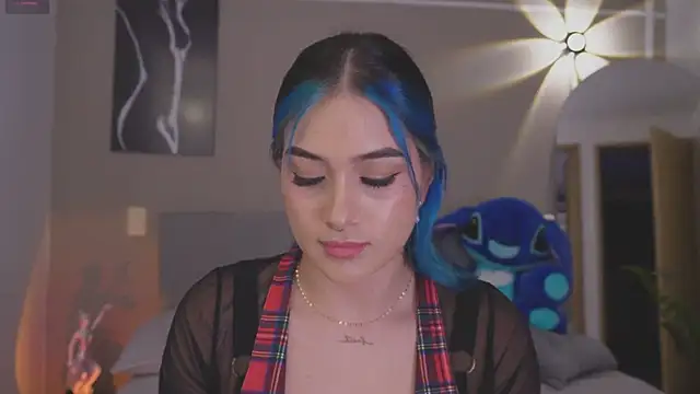 AnnyHizzle online show from 12/23/25, 02:31