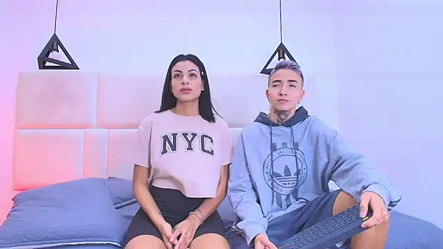 Snapshot of Tinny_and_Candy chatting on 03/18/25, 01:20 Tinny and Candy online show from 03/18/25, 01:20