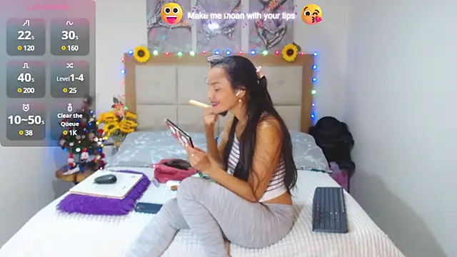 Snapshot of valentina_hearts chatting on 01/06/25, 02:04 valentina hearts online show from 01/06/25, 02:04