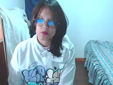 home vlak online show from 04/17/26, 01:52