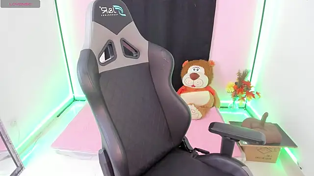 zoesullivan online show from 12/27/24, 09:28