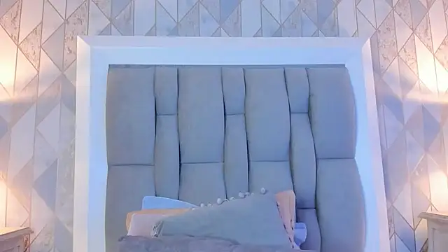 Ginger Violetta  online show from 12/01/24, 07:36