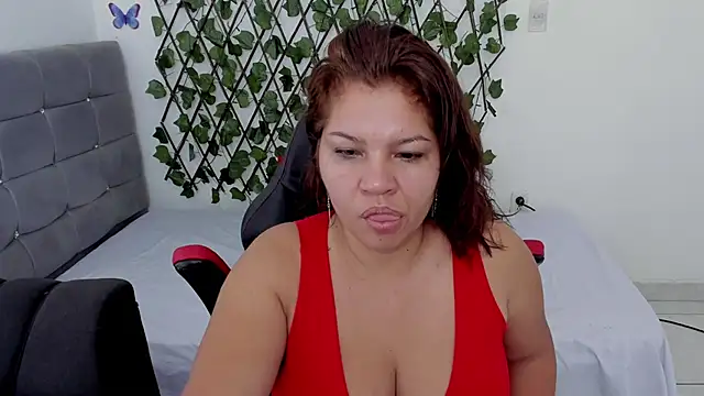 Snapshot of Ladysexy_hot19 chatting on 12/27/24, 11:21 Ladysexy hot19 online show from 12/27/24, 11:21