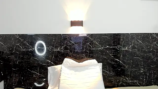 Snapshot of Juliabadlee chatting on 12/01/24, 11:36 Juliabadlee online show from 12/01/24, 11:36