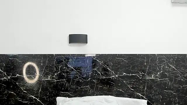 Snapshot of Juliabadlee chatting on 12/02/24, 11:40 Juliabadlee online show from 12/02/24, 11:40