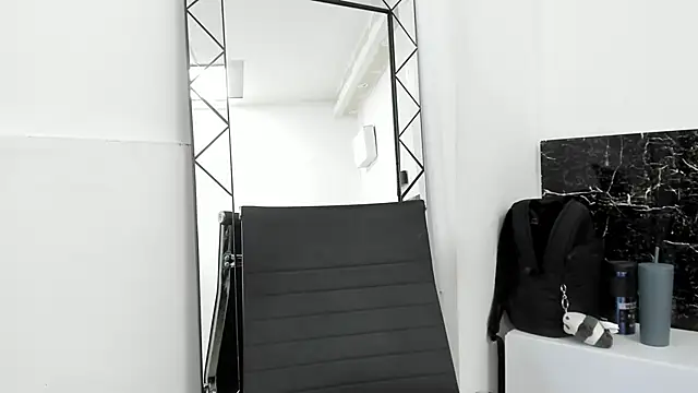 Snapshot of Juliabadlee chatting on 01/27/25, 11:33 Juliabadlee online show from 01/27/25, 11:33