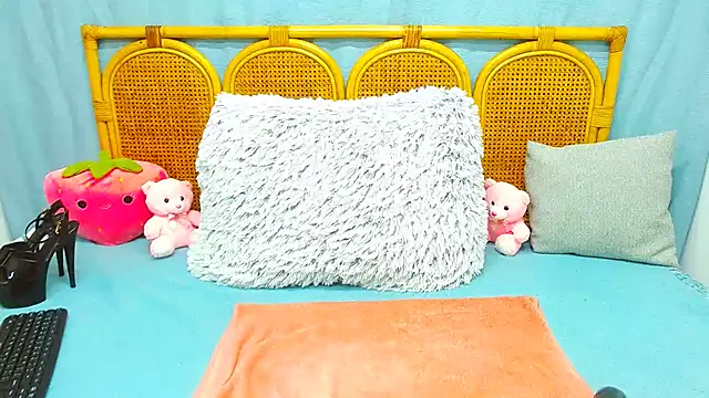 HugeMassiveBooty online show from 01/07/25, 06:05