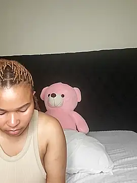 R-thequeen online show from 02/25/26, 12:15