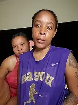 R-thequeen online show from 04/18/26, 11:36