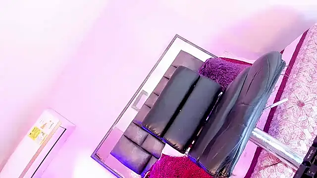 ShantalGirs online show from 02/12/25, 06:51