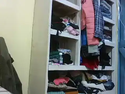 petite 12 online show from 01/04/25, 07:34