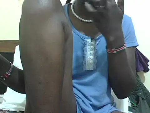 petite 12 online show from 01/13/25, 05:33