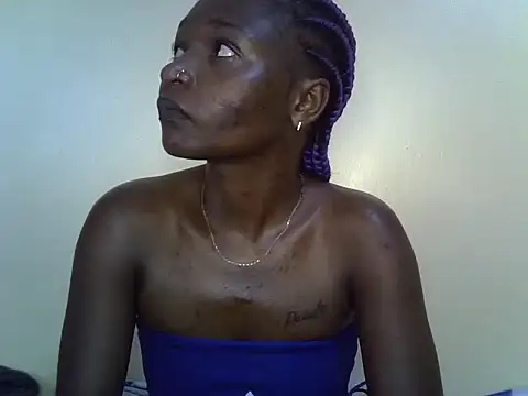 petite 12 online show from 03/19/25, 10:11