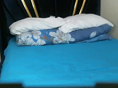 petite 12 online show from 10/08/25, 07:28