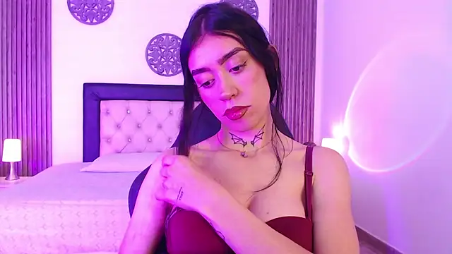 Julieta De Los Angeles online show from 12/17/25, 02:06