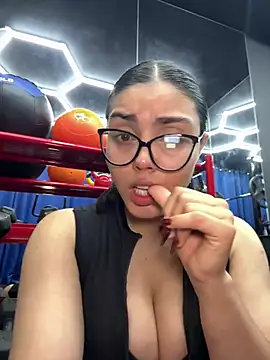 zui lu online show from 03/18/25, 04:37