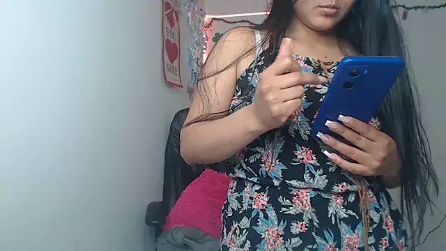 Zafiroweb09 online show from 12/18/24, 09:29