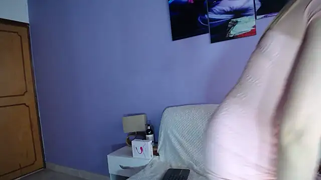 sophia ny online show from 04/01/26, 01:41