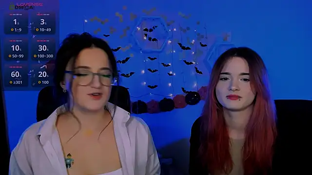 liana kisses online show from 10/30/25, 07:58