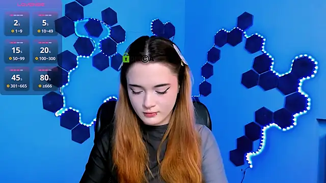 liana kisses online show from 12/04/25, 08:06