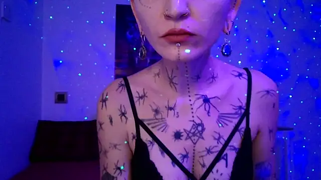 ValeryCrowley14 online show from 12/05/25, 09:29