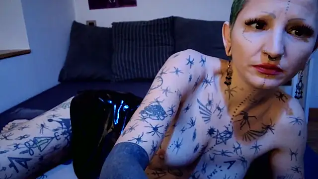 ValeryCrowley14 online show from 02/02/26, 10:03