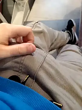 Snapshot of Durovoglioso2 chatting on 02/21/25, 03:32 Durovoglioso2 online show from 02/21/25, 03:32