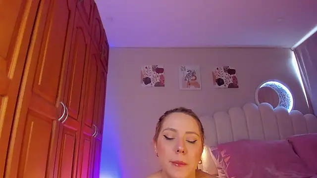 martinaaricci online show from 01/10/26, 02:19