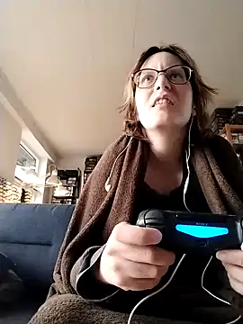 Snapshot of PernillaGirl chatting on 10/04/25, 12:25 PernillaGirl online show from 10/04/25, 12:25