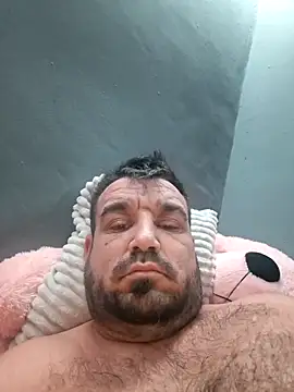 Snapshot of Futacisu chatting on 12/17/25, 04:07 Futacisu online show from 12/17/25, 04:07