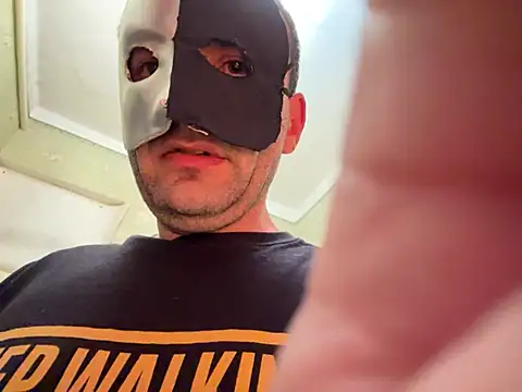 Snapshot of Ariel_Ari chatting on 01/09/25, 11:24 Ariel Ari online show from 01/09/25, 11:24