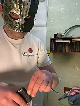 Snapshot of Ariel_Ari chatting on 03/10/25, 12:07 Ariel Ari online show from 03/10/25, 12:07