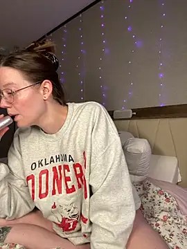 Sweetdee222x online show from 09/28/25, 01:22