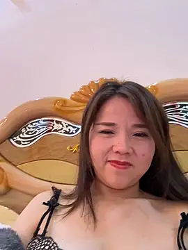 Efangfang online show from 01/19/25, 12:28