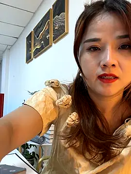 Efangfang online show from 11/05/25, 11:21