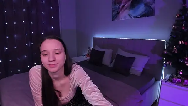 Snapshot of StaceySunny chatting on 12/07/24, 10:23 StaceySunny online show from 12/07/24, 10:23