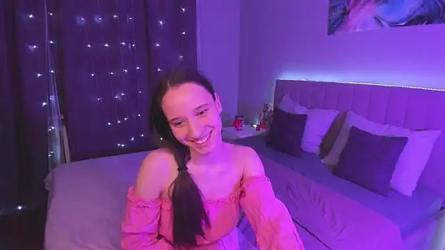 Snapshot of StaceySunny chatting on 02/17/25, 02:37 StaceySunny online show from 02/17/25, 02:37