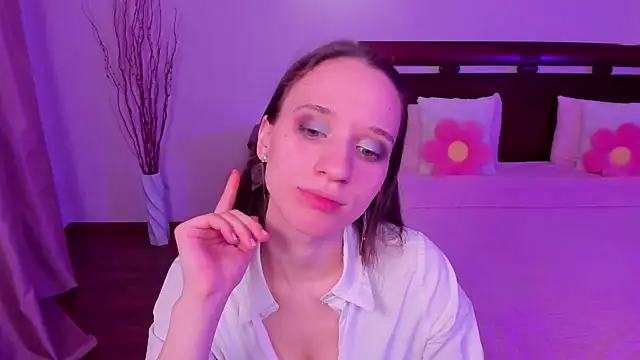 StaceySunny online show from 04/10/26, 05:28