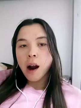 Snapshot of BluesAlyssa chatting on 02/14/25, 03:05 BluesAlyssa online show from 02/14/25, 03:05