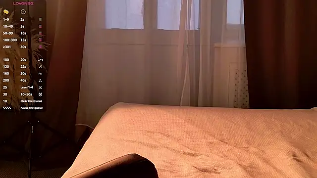 EmiliaDreams online show from 09/18/25, 03:25