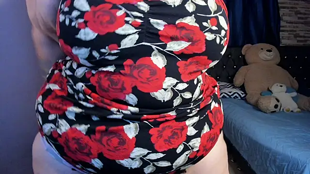 Snapshot of Imluna93 chatting on 12/19/24, 08:13 Imluna93 online show from 12/19/24, 08:13