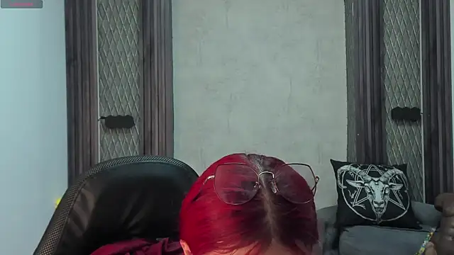 selene red  online show from 02/06/25, 01:54