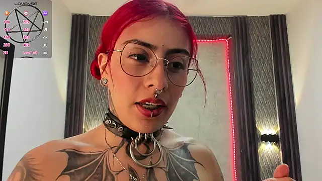 selene red  online show from 02/17/25, 07:21