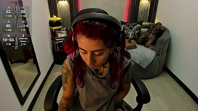 selene red  online show from 03/13/25, 12:46