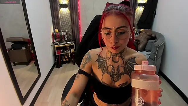 selene red  online show from 03/21/25, 03:46