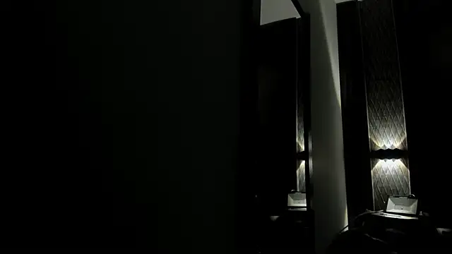 selene red  online show from 12/05/25, 01:52