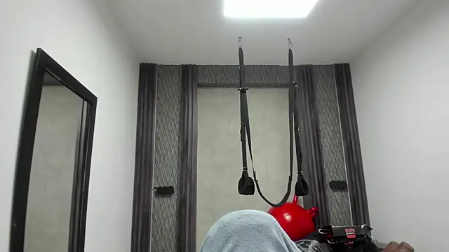 Snapshot of selene_red_ chatting on 05/07/26, 01:33 selene red online show from 05/07/26, 01:33